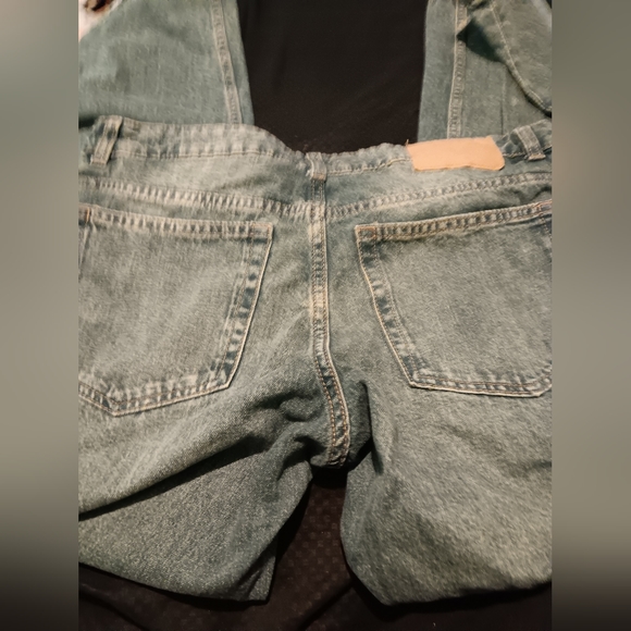Jeans - Picture 2 of 3